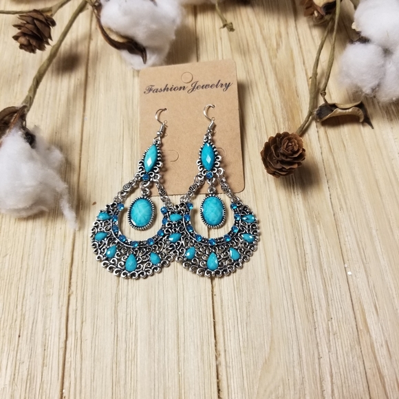 Gorgeous Beaded and Stone Bohemian TURQUOISE  Dangle earrings - Picture 7 of 13